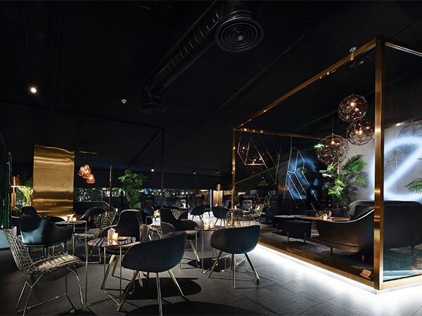 PLUTO×UNIUNI丨咖啡馆酒吧品牌空间设计案例